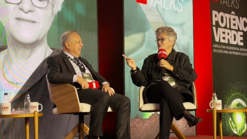 Roberto Rodrigues e Izabella Teixeira participaram do CNN Talks 2025 - Foto: Marcius Ariel Roberto Rodrigues e Izabella Teixeira participaram do CNN Talks 2025 - Foto: Marcius Ariel