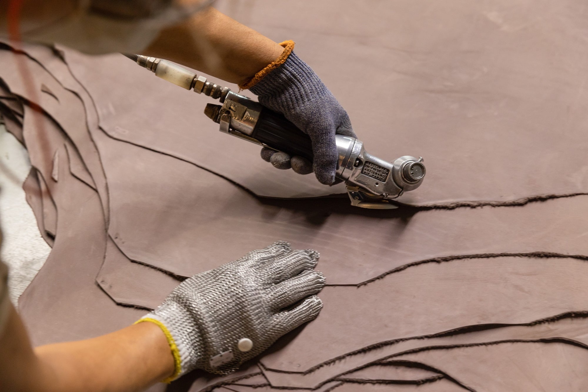 JBS apresenta solução que economiza água e reduz impacto ambiental do couro